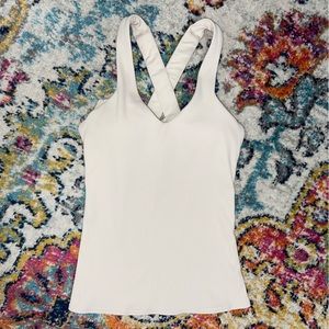 ALO YOGA - Padded Elevate Top